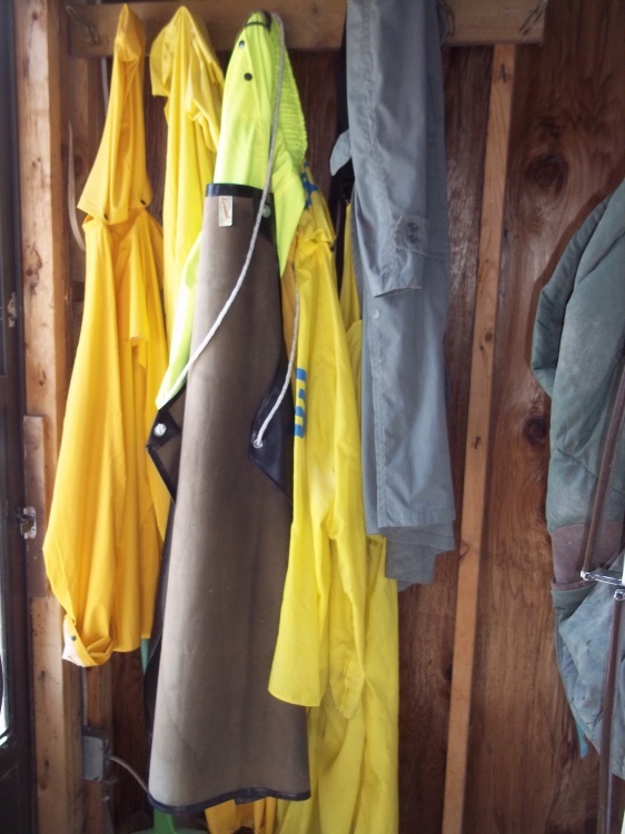 lot 345 image: Lot of rain gear