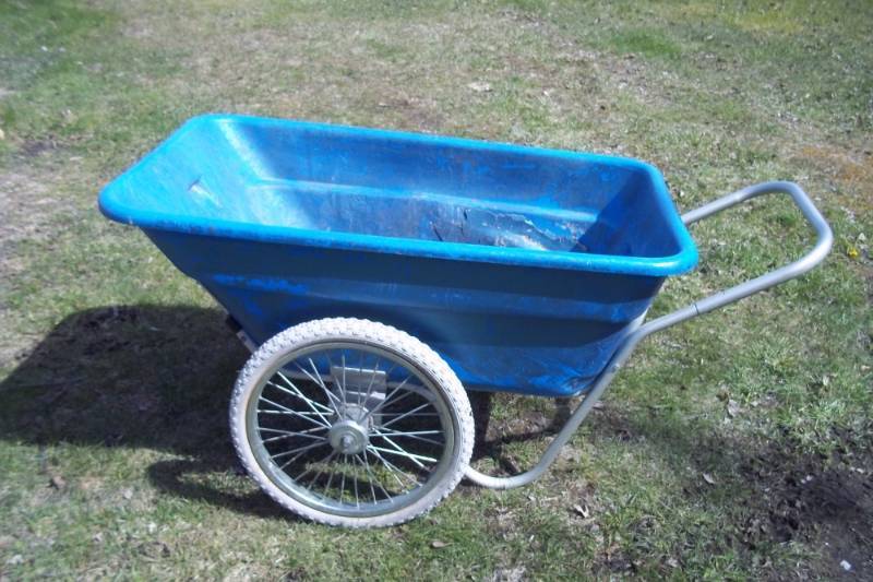 lot 349 image: Blue lawn cart