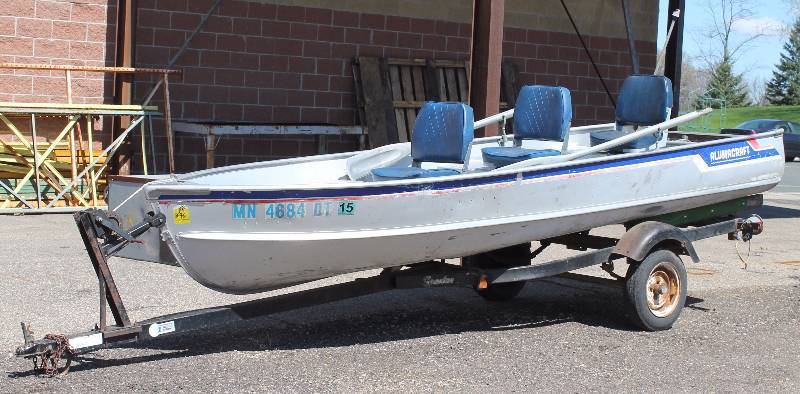 lot 6 image: Boat
