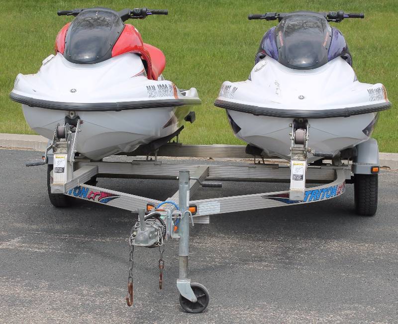 lot 1 image: Jet Ski