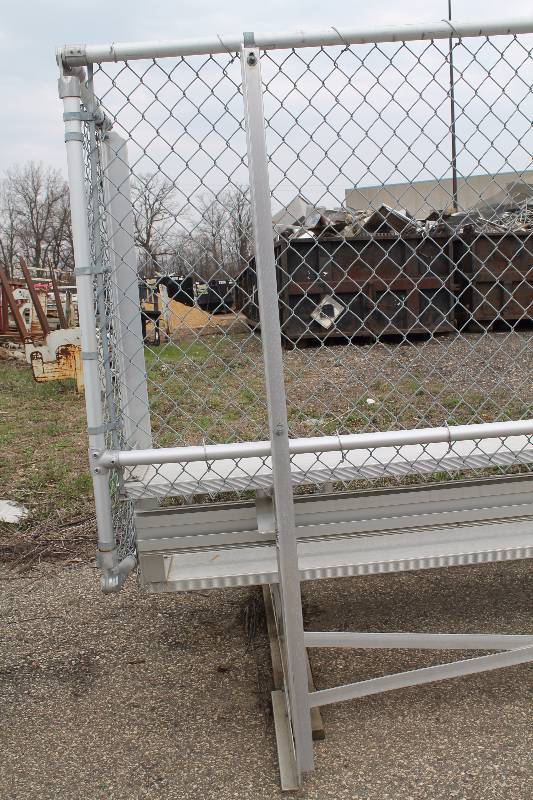 lot 8 image: Bleacher