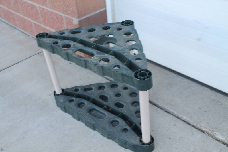 lot 28 image: Tool Holder