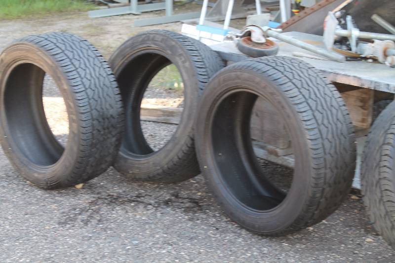 lot 29 image: Tires