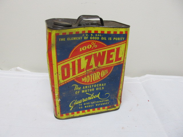 lot 11 image: Vintage OILZWEL 2 Gallon Motor Oil Can