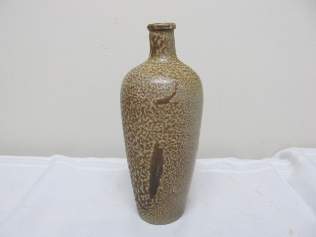 lot 18 image: Vintage Portuguese Stoneware OilWine Bottle