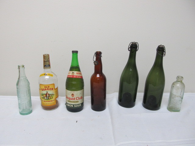 lot 19 image: Old Vintage Beer etc Advertising Bottles