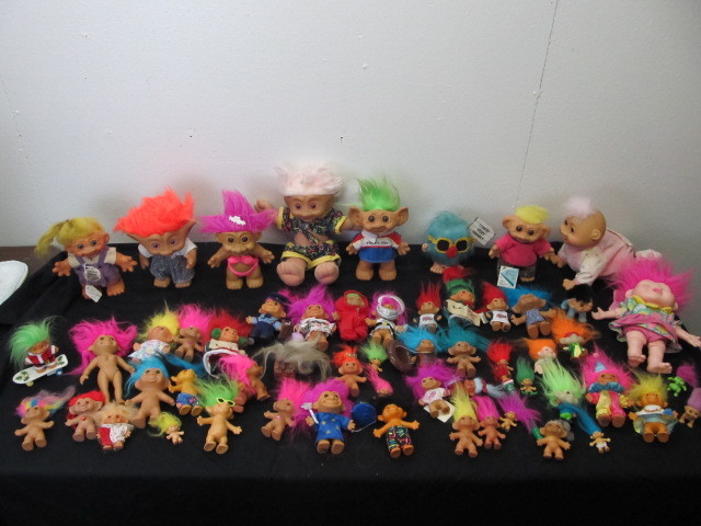 lot 5 image: Large Collection of Vintage Troll Dolls