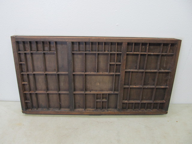 lot 8 image: Vintage HAMILTON Printers Block Tray Drawer