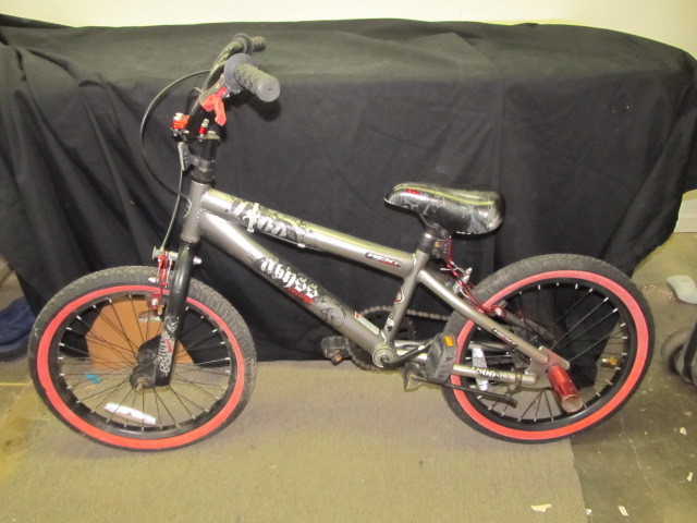 lot 34 image: Kent Abyss Bicycle