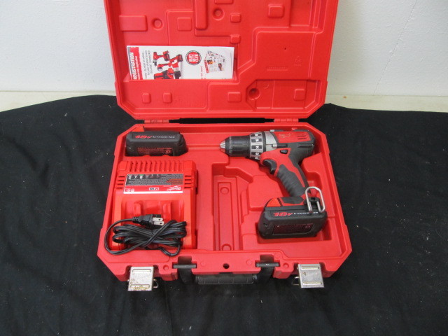 lot 44 image: Milwaukee M18 Drill wCase (AS IS)