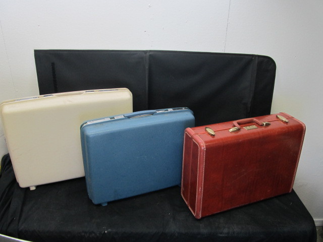 lot 47 image: 3 Vintage Samsonite Suitcases