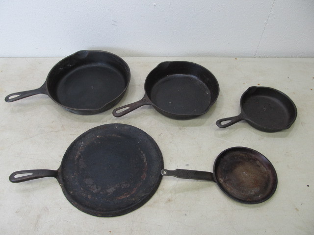lot 48 image: Vintage Cast Iron Skillets etc