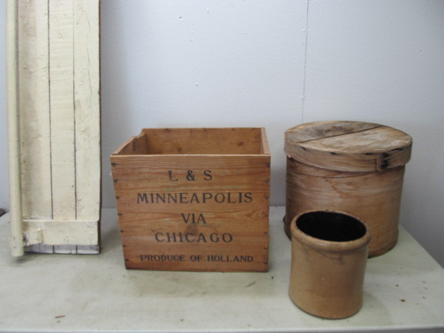lot 61 image: Antique Primitive Items & Stoneware Crock