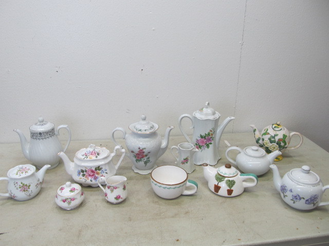 lot 66 image: Collection of Vintage Teapots etc.