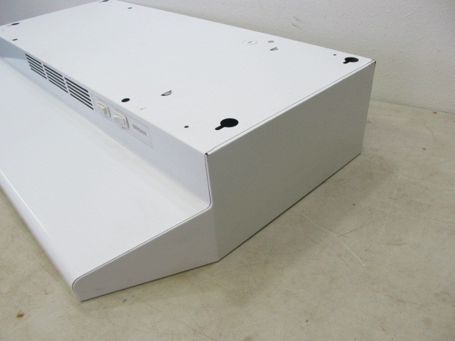 lot 68 image: Nice Clean Range Hood