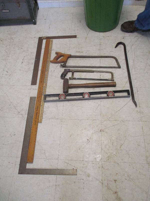 lot 20 image: Bucket of Tools