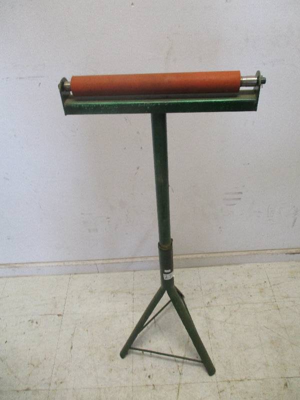 lot 27 image: Welding Roller Stand