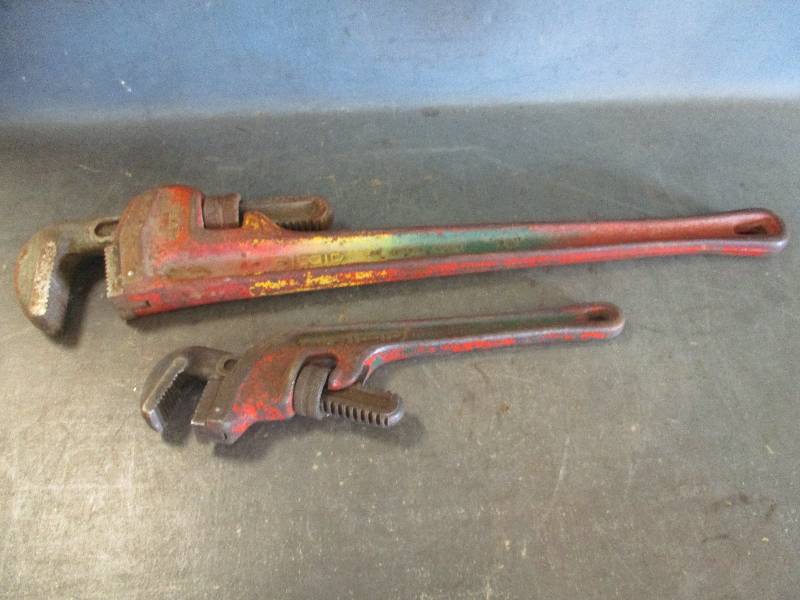 lot 30 image: Pipe Wrenches
