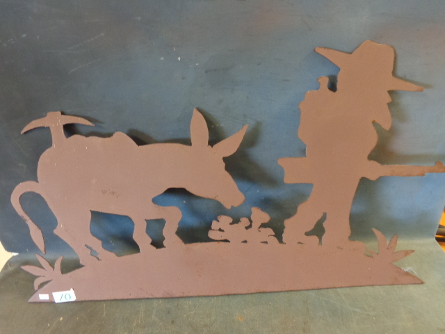 lot 70 image: Metal Wall Decor