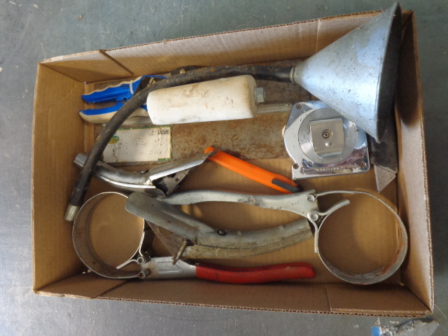 lot 101 image: Miscellaneous Tools