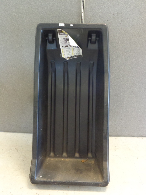 lot 117 image: Otter 2 Sled
