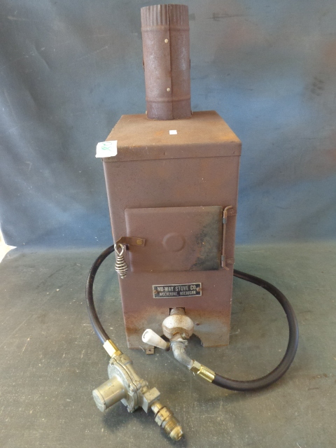 lot 128 image: Small Gas Stove Heater