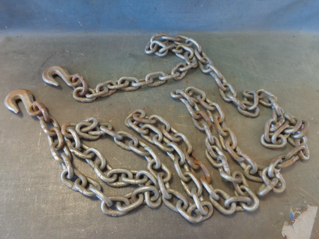 lot 137 image: Chain