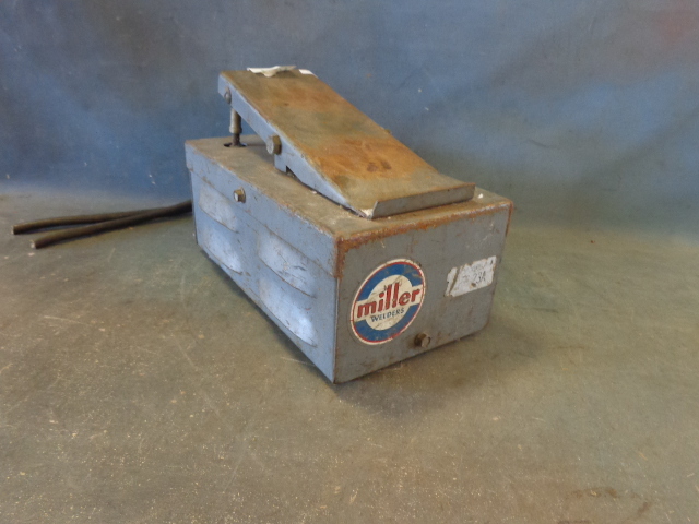 lot 152 image: Welder Foot Pedal
