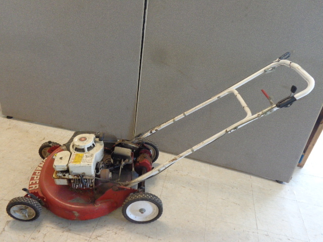 lot 185 image: Snapper Lawn Mower