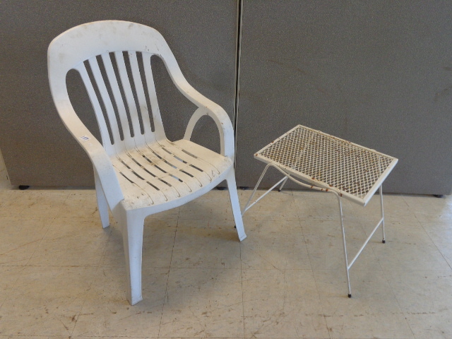 lot 189 image: Patio Chair and Table