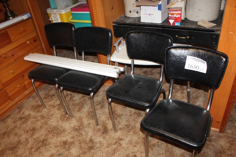 lot 1650 image: Lot of (4) Chairs