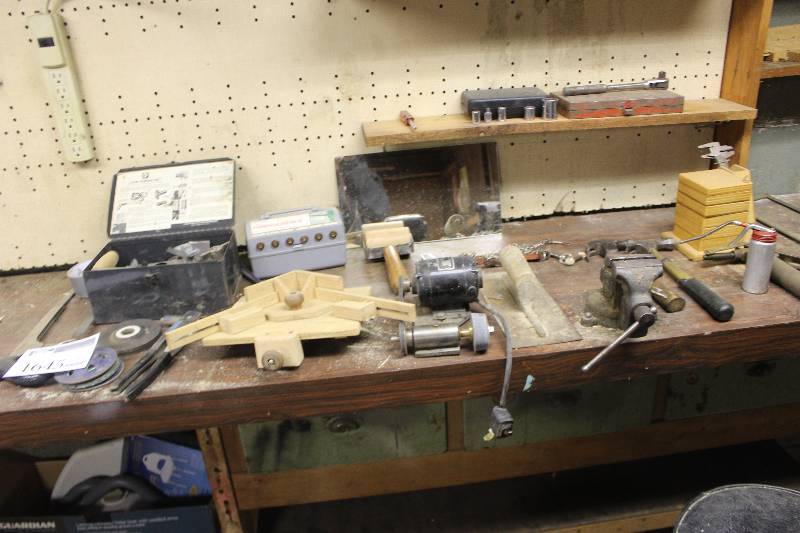 lot 1645 image: Saw, Bench Vise, Tools