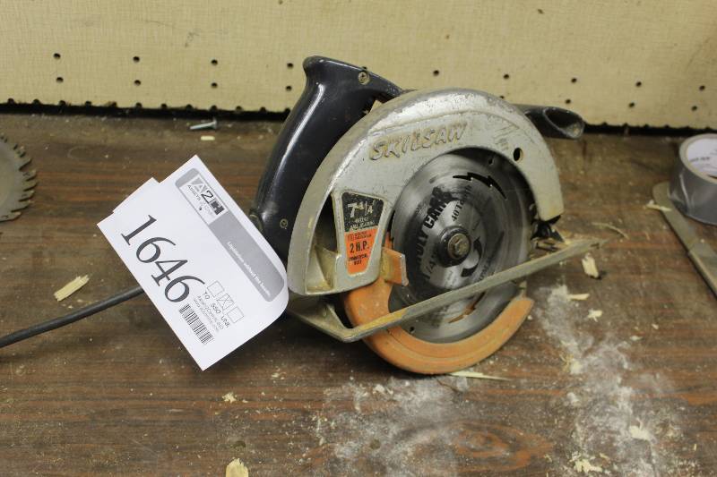 lot 1646 image: Circular Saw