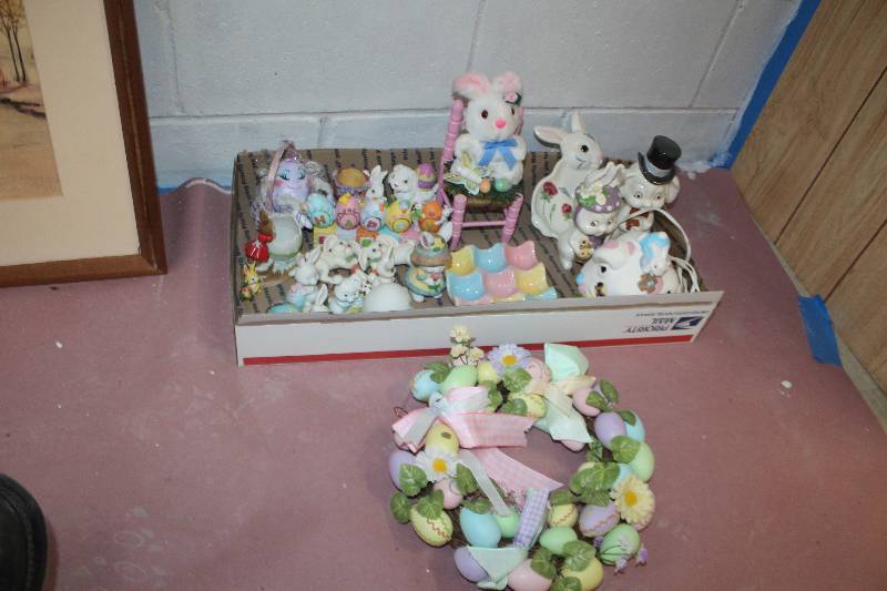 lot 1643 image: Easter Decorations