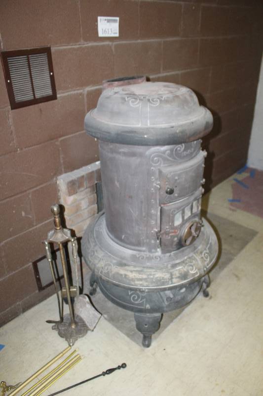 lot 1613 image: Wood Burning Stove
