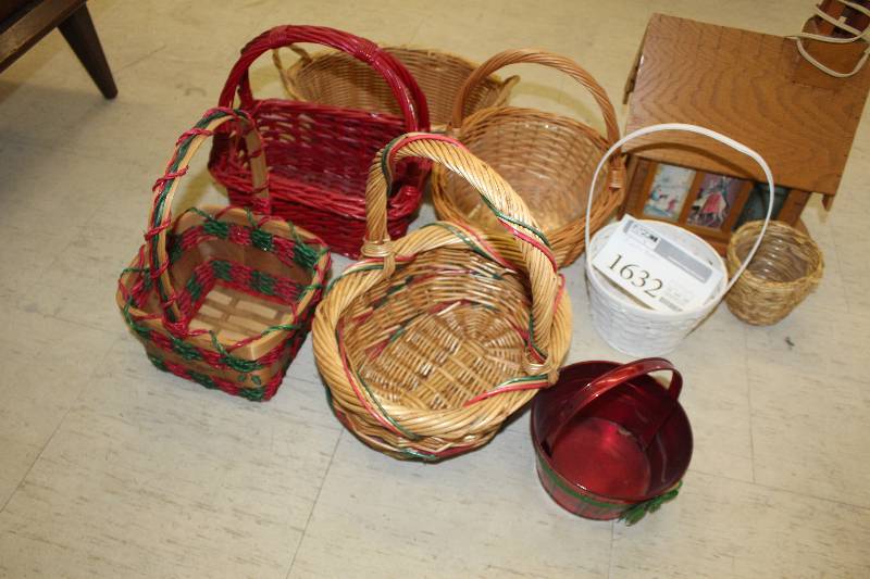 lot 1632 image: Lot of (6) Wicker Baskets