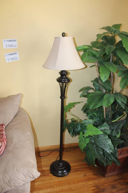 lot 1709 image: Floor Lamp