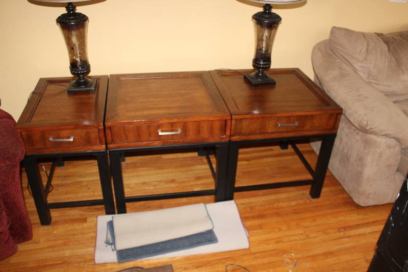 lot 1705 image: Lot of (3) Tables