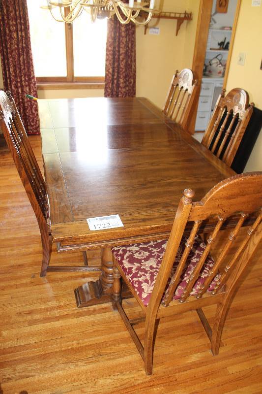 lot 1720 image: DIning Room Set includes Table, Hutch, Chairs and Cover