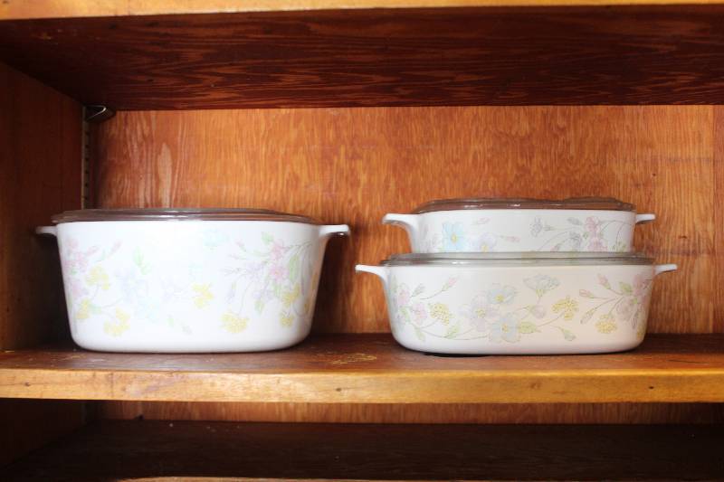 lot 1742 image: Shelf Lot of Signed Pottery, Cookware w Lids