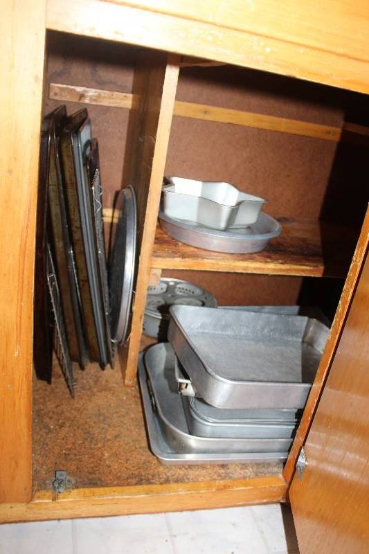 lot 1738 image: Cookie Sheets, Cooling Racks, Cake Pans