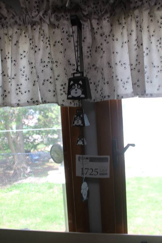 lot 1725 image: Hanging Cat Bell
