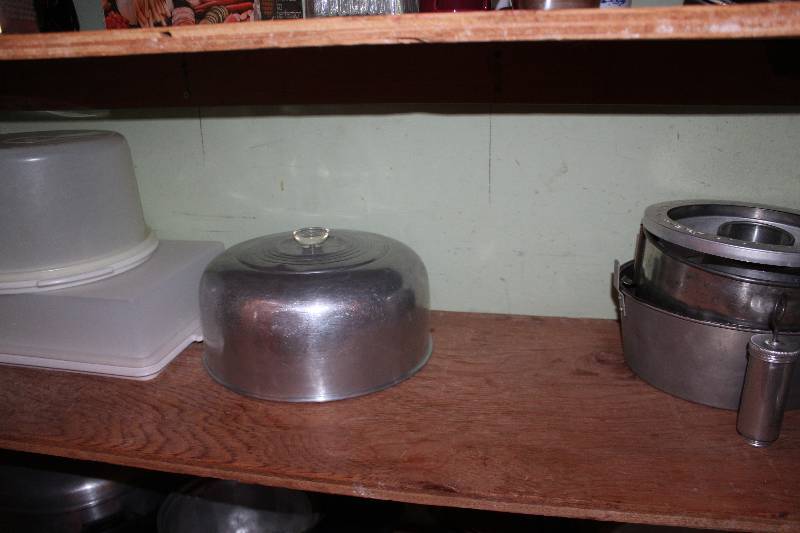 lot 1697 image: Kitchenware Includes Tupperware, Cake Pans, And More