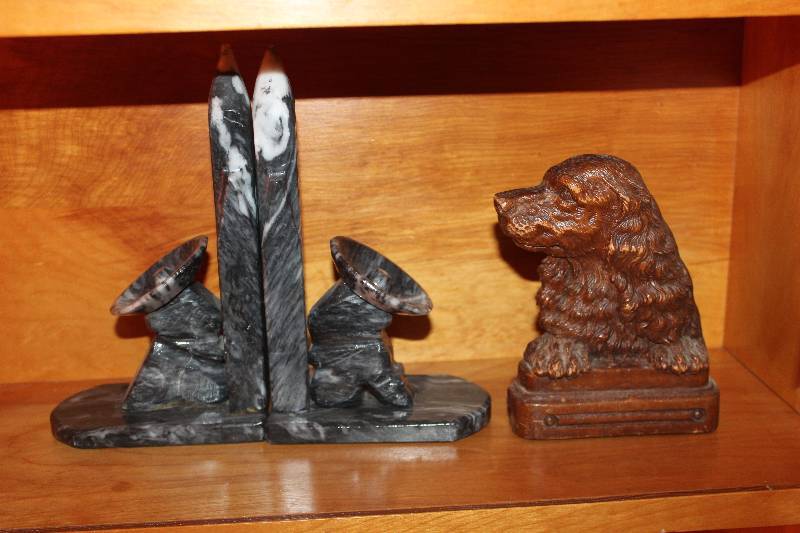 lot 1670 image: Shelf Lot of Decorations Includes Fish, Book Ends