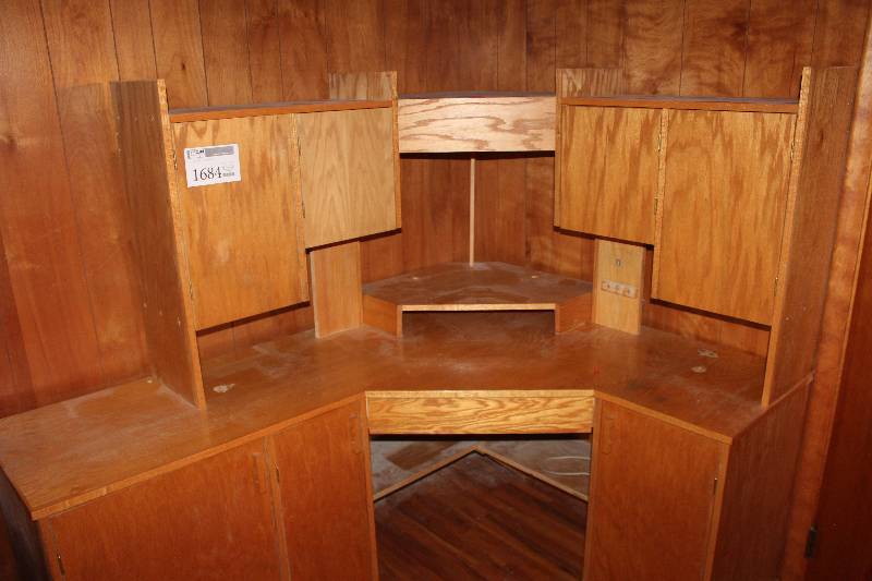 lot 1684 image: Corner Desk w Computer Riser