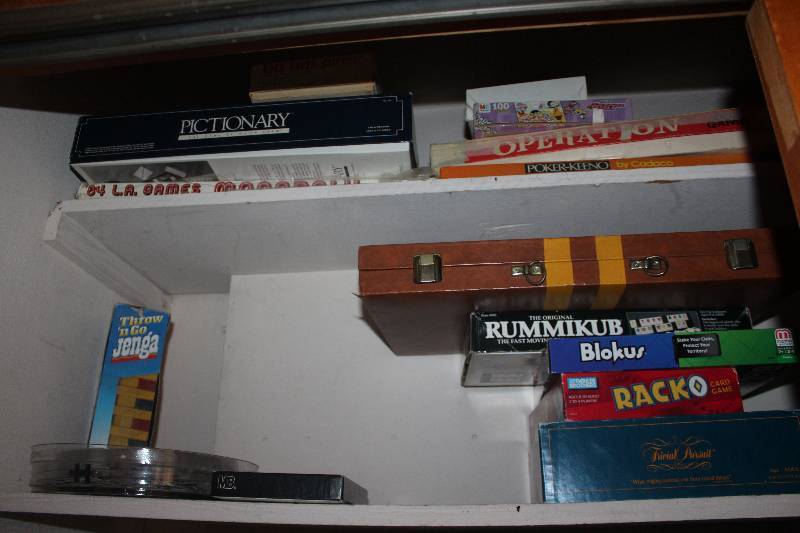 lot 1689 image: Board Games, Puzzles, Toys