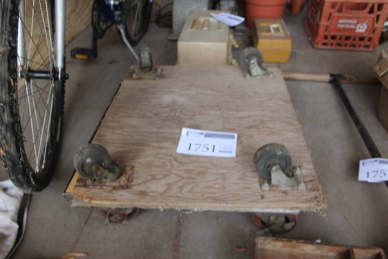 lot 1751 image: Lot of (2) 4-Wheel Carts
