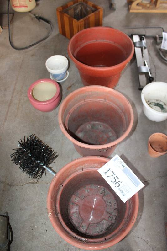 lot 1756 image: Gardening Pots