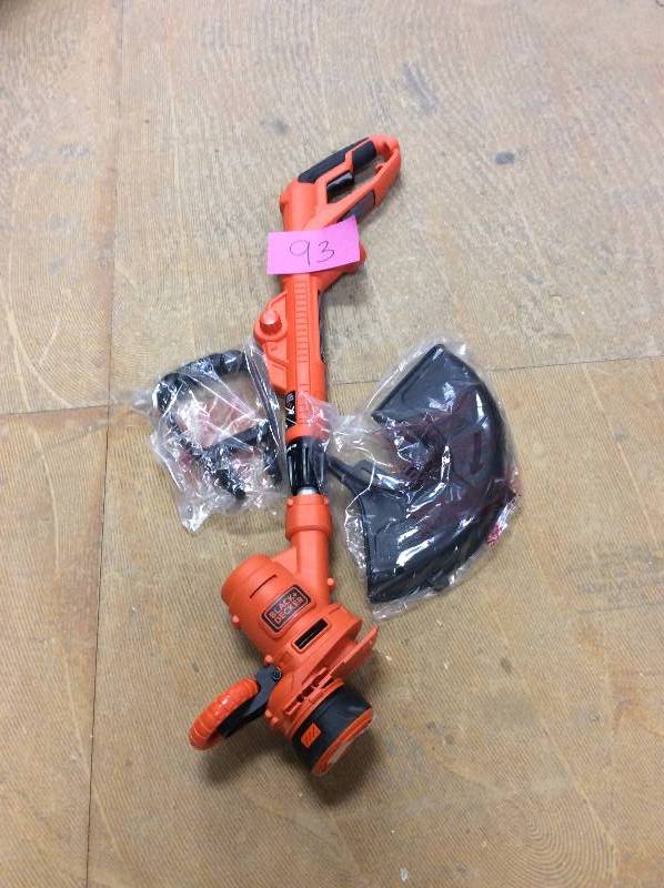 lot 93 image: BLACKDECKER 6.5-Amp Straight Shaft Electric String Trimmer