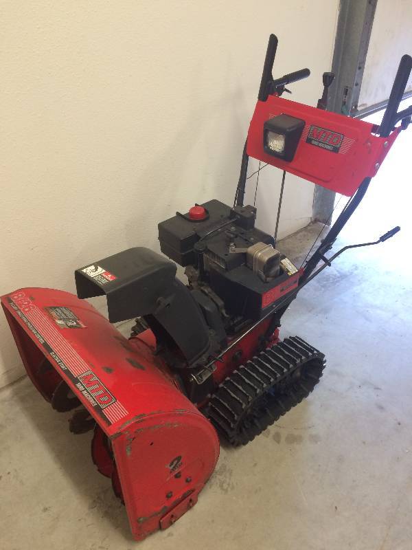 lot 1 image: MTD Snow Thrower